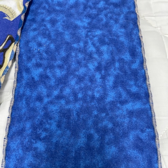 Long flannel scarf, ice skate print - Picture 3 of 4